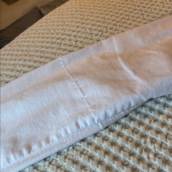 1822 Denim Women's White Ankle Jeans - Picture 8 of 9